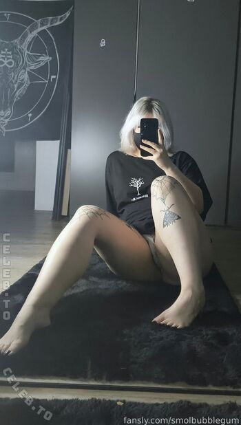 Full leaked Smolbubblegum page private photo