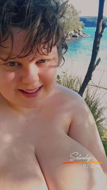 Full leaked Snaphappyadventurer private photo