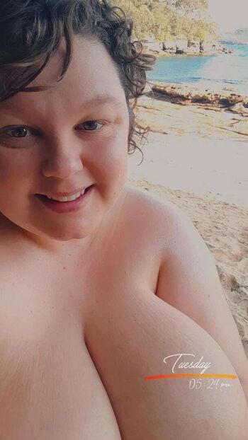 Full leaked Snaphappyadventurer private photo