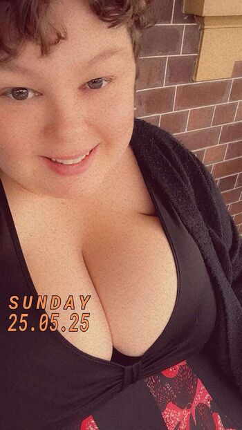 Full leaked Snaphappyadventurer private photo