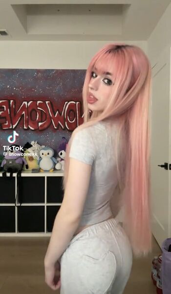 Full leaked Snowwcone private onlyfans photo