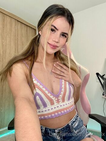 Full leaked Sofiax private photo