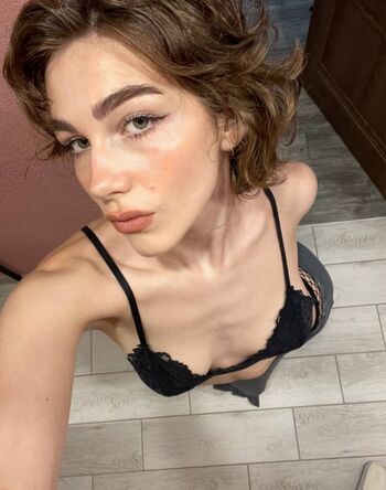 Full leaked Sofina private photo