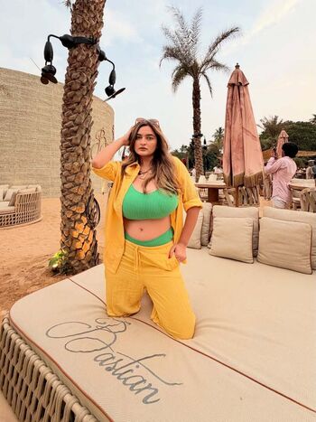 Full leaked Sonali malhotraa private photo