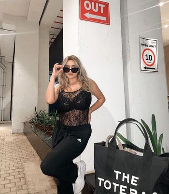 Full leaked Sonali malhotraa private photo