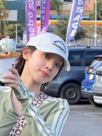 Full leaked Song yuqi private photo