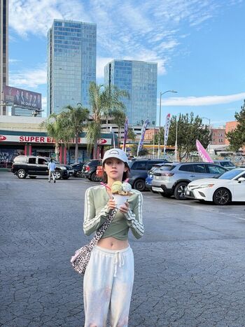 Full leaked Song yuqi private photo