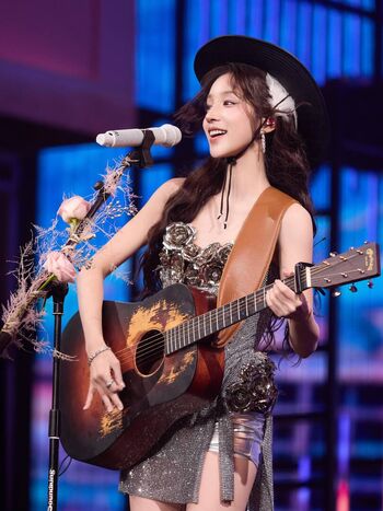 Full leaked Song yuqi private photo