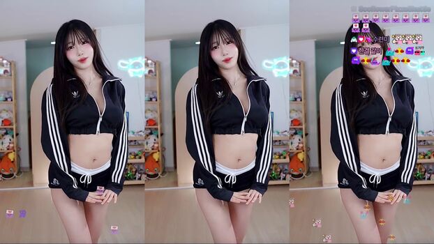 Full leaked Sooflower page private onlyfans photo