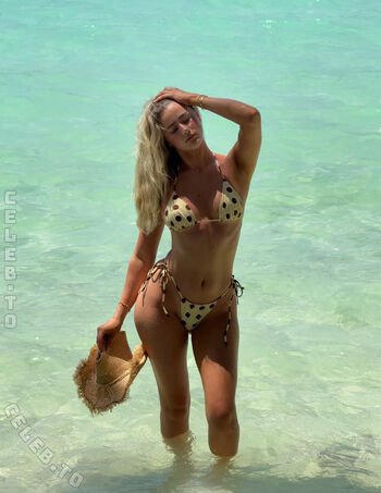 Full leaked Sophadophaa private onlyfans photo