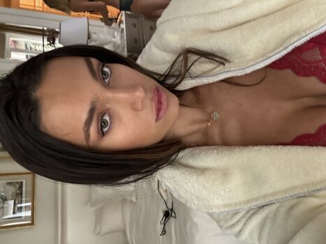 Full leaked Sophia chugranis private photo