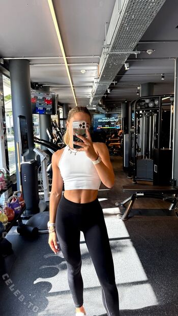 Full leaked Sophia flrsch private photo