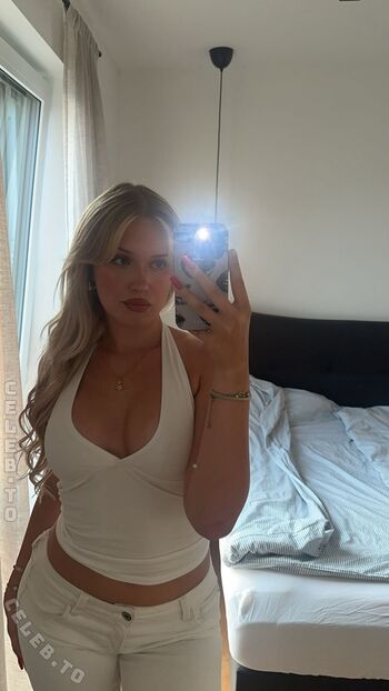 Full leaked Sophiaaperlaa private photo