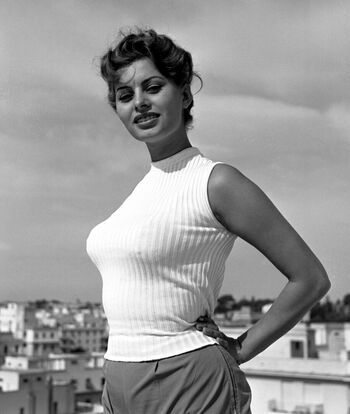 Full leaked Sophialoren private photo