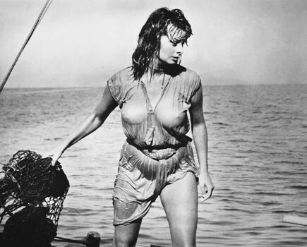 Full leaked Sophialoren private photo