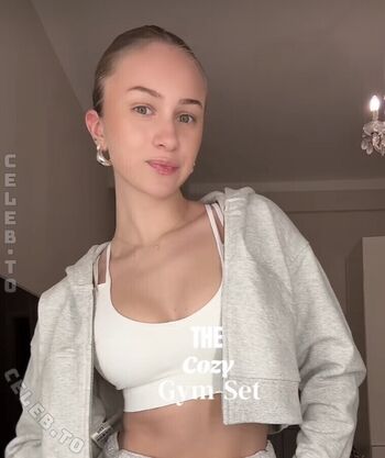 Full leaked Sophiamariami private onlyfans photo