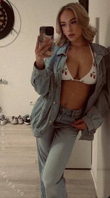 Full leaked Sophie a s private photo