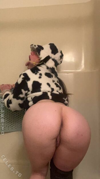 Full leaked Sophie grey private photo