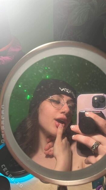 Full leaked Sophie grey private photo