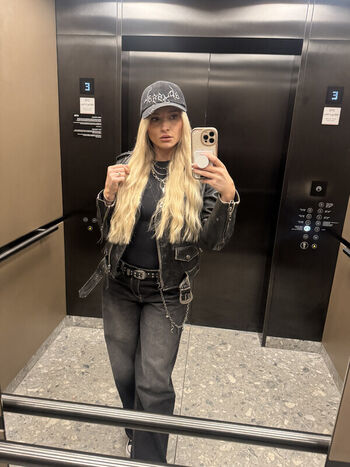 Full leaked Sophie lloyd private photo