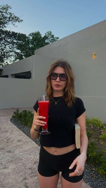 Full leaked Sophie nelisse page private onlyfans photo