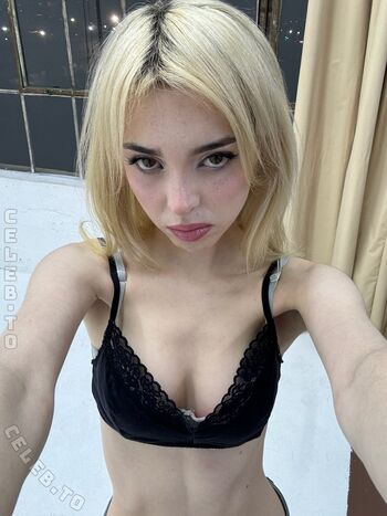 Full leaked Sophie powers private photo
