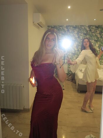 Full leaked Sophie schnur private onlyfans photo