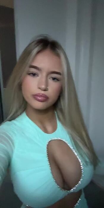 Full leaked Sophie sutherland private onlyfans photo