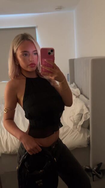 Full leaked Sophie sutherland private onlyfans photo