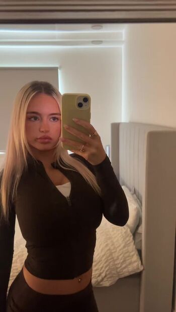 Full leaked Sophie sutherland private onlyfans photo
