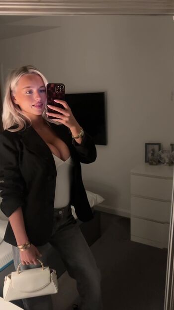 Full leaked Sophie sutherland private onlyfans photo