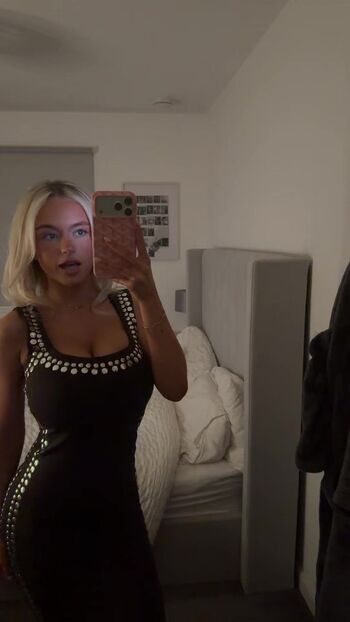 Full leaked Sophie sutherland private onlyfans photo