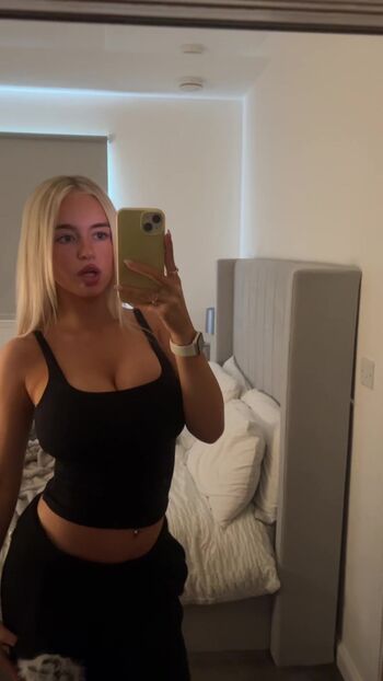 Full leaked Sophie sutherland private onlyfans photo