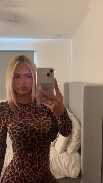 Full leaked Sophie sutherland private onlyfans photo