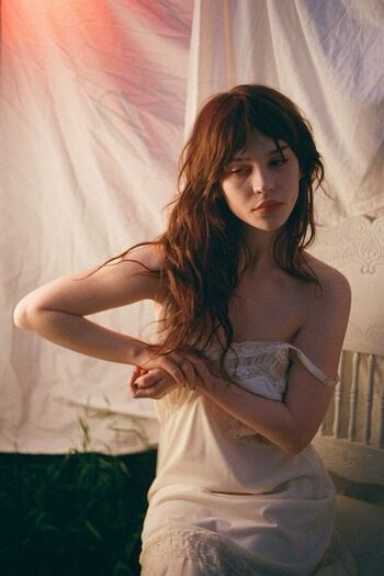 Full leaked Sophie thatcher page private photo
