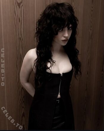 Full leaked Sophie thatcher  page private photo