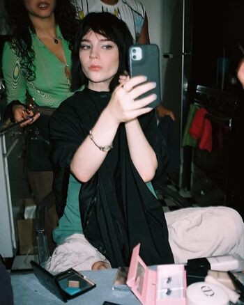 Full leaked Sophie thatcher page private onlyfans photo