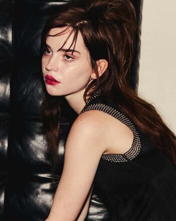 Full leaked Sophie thatcher private onlyfans photo