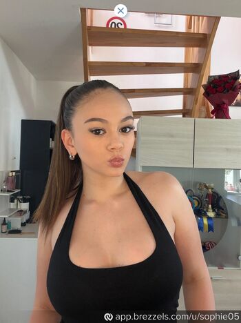 Full leaked Sophie private photo