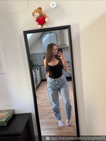 Full leaked Sophie private photo