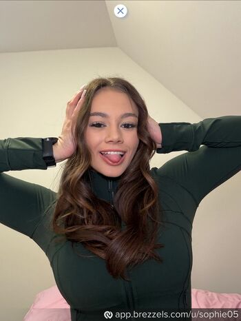 Full leaked Sophie private photo