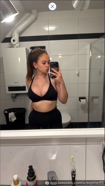 Full leaked Sophie private photo