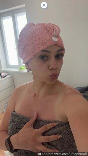 Full leaked Sophie private photo