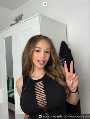 Full leaked Sophie private photo