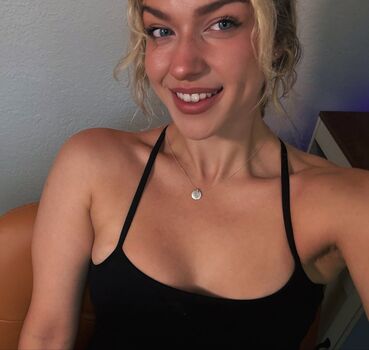 Full leaked Sophiedewy private photo