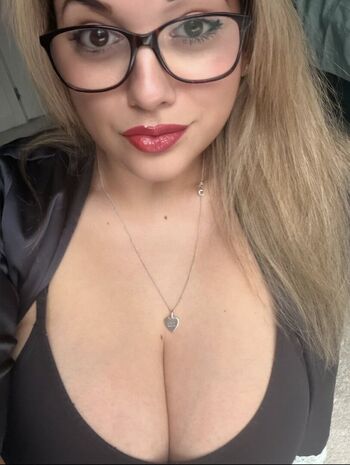 Full leaked Sophieparkerx private onlyfans photo