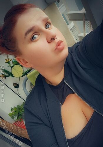 Full leaked Sophieschmande private onlyfans photo