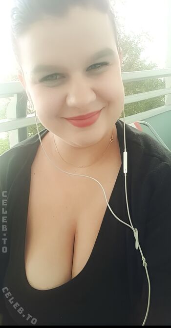 Full leaked Sophieschmande private onlyfans photo