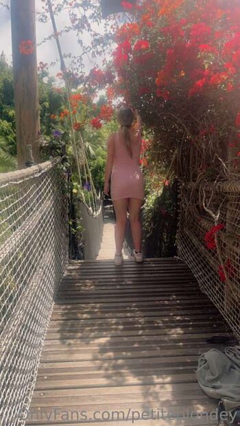 Full leaked Sophiesin private photo