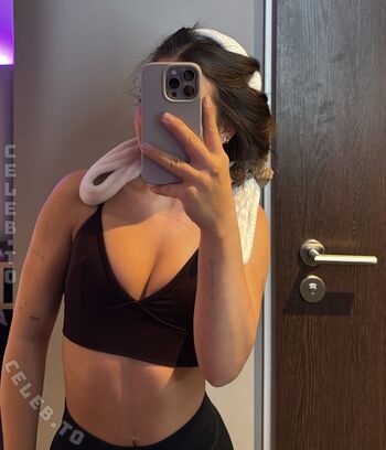 Full leaked Sophiia ugc private onlyfans photo